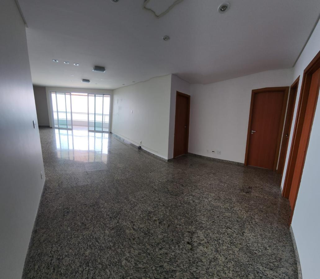 Apartamento à venda com 4 quartos, 180m² - Foto 3