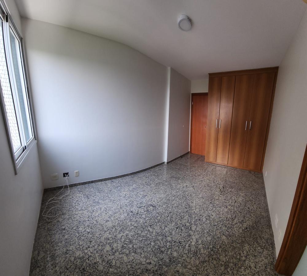 Apartamento à venda com 4 quartos, 180m² - Foto 9