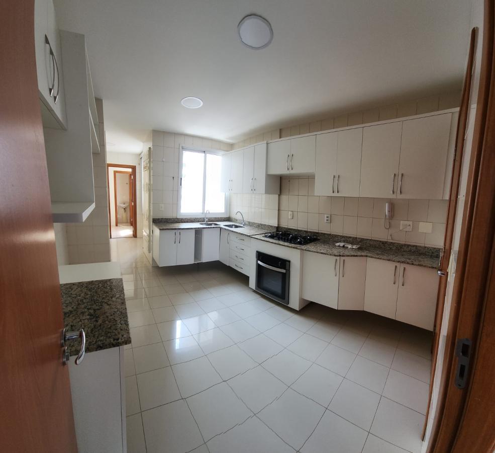 Apartamento à venda com 4 quartos, 180m² - Foto 13