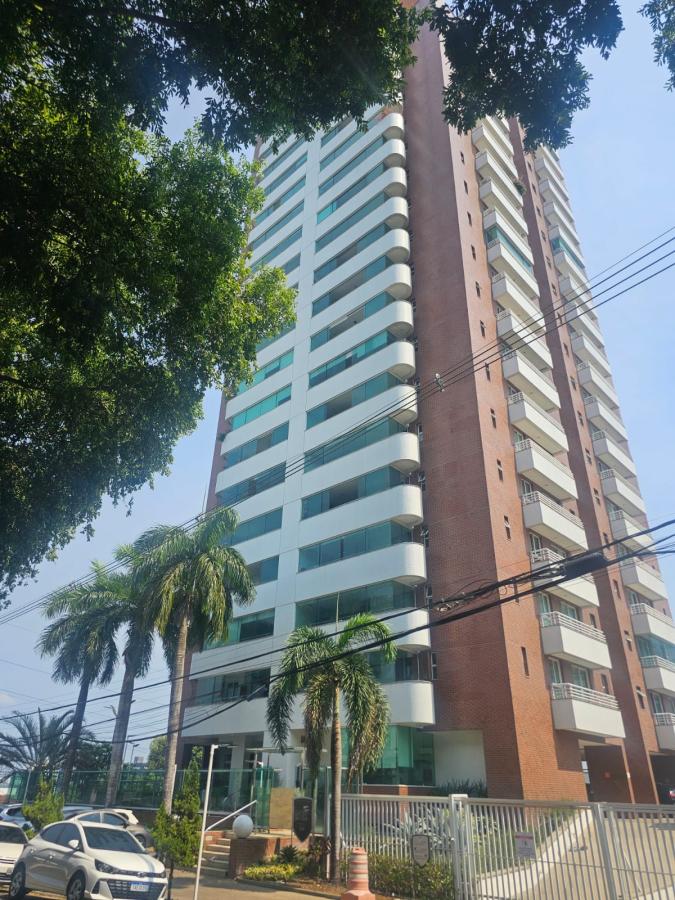 Apartamento à venda com 3 quartos, 147m² - Foto 2