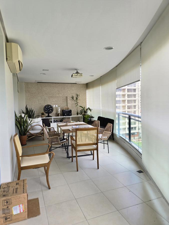 Apartamento à venda com 4 quartos, 245m² - Foto 2