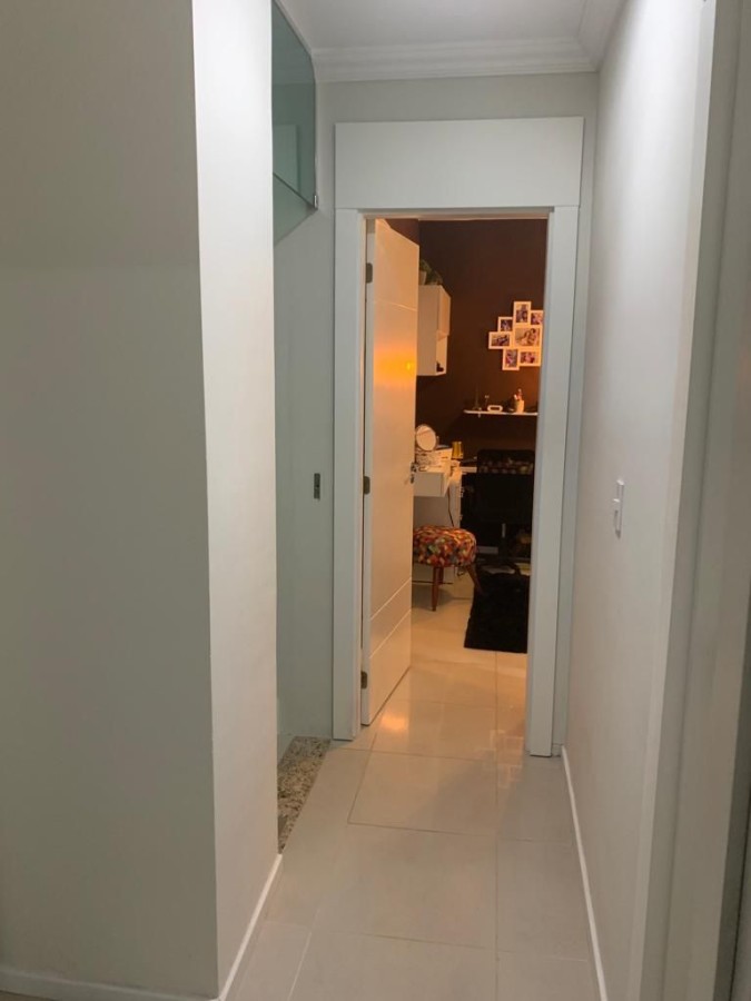 Apartamento à venda com 3 quartos, 107m² - Foto 2