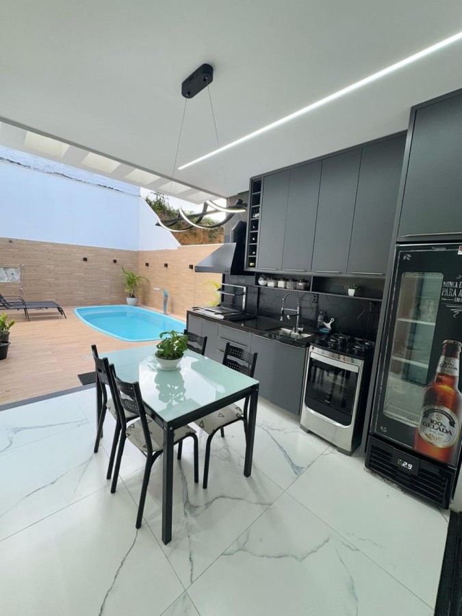 Casa de Condomínio à venda com 3 quartos, 250m² - Foto 3