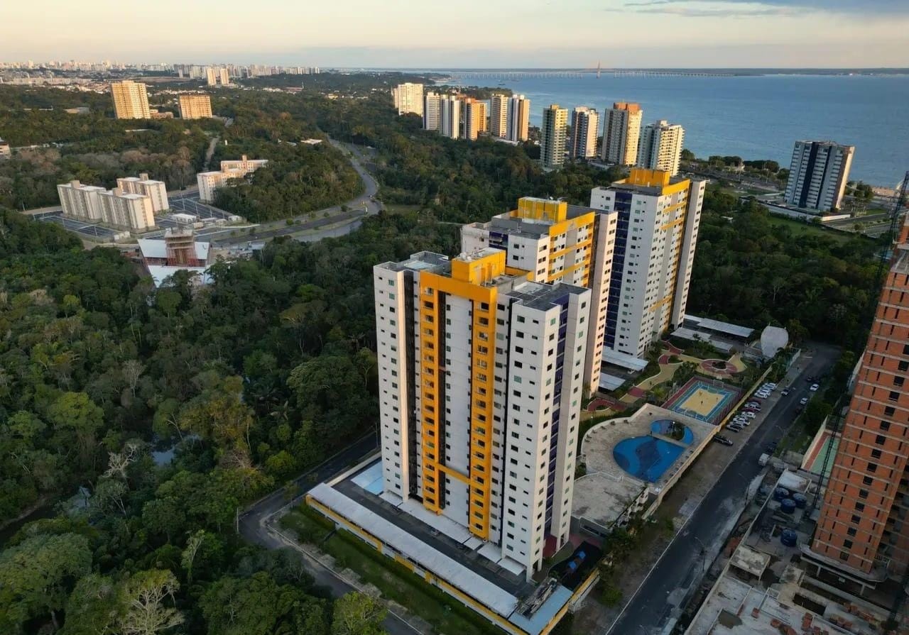 Apartamento à venda com 3 quartos, 95m² - Foto 2