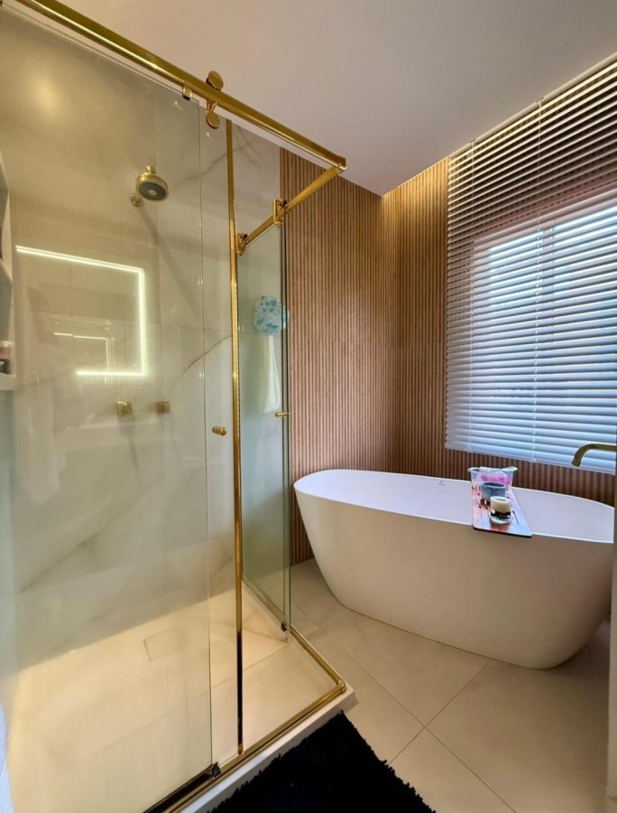 Casa de Condomínio à venda com 3 quartos, 190m² - Foto 1
