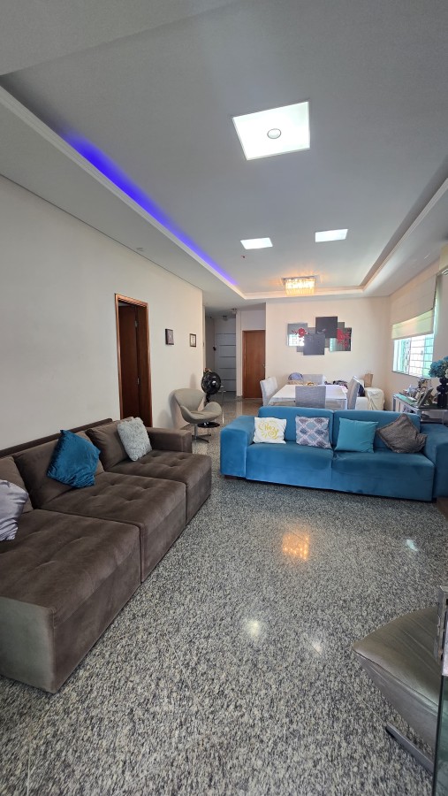 Casa de Condomínio à venda com 5 quartos, 374m² - Foto 2