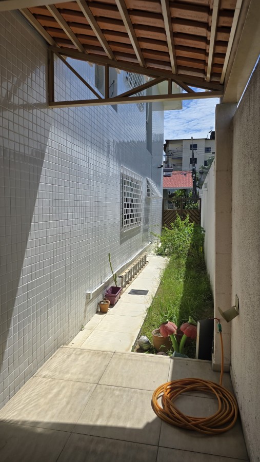 Casa de Condomínio à venda com 5 quartos, 374m² - Foto 9