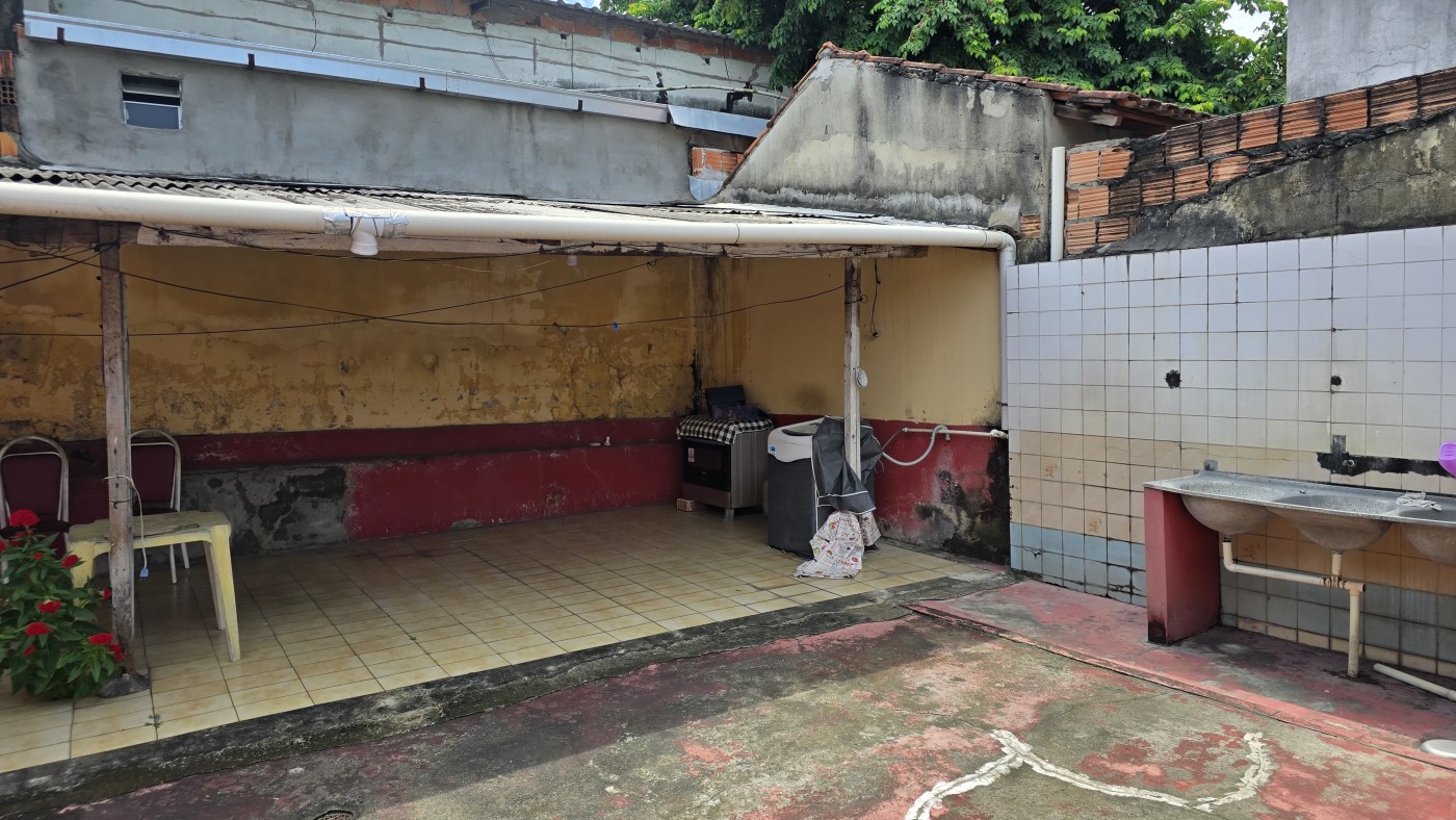 Casa à venda com 4 quartos, 308m² - Foto 9