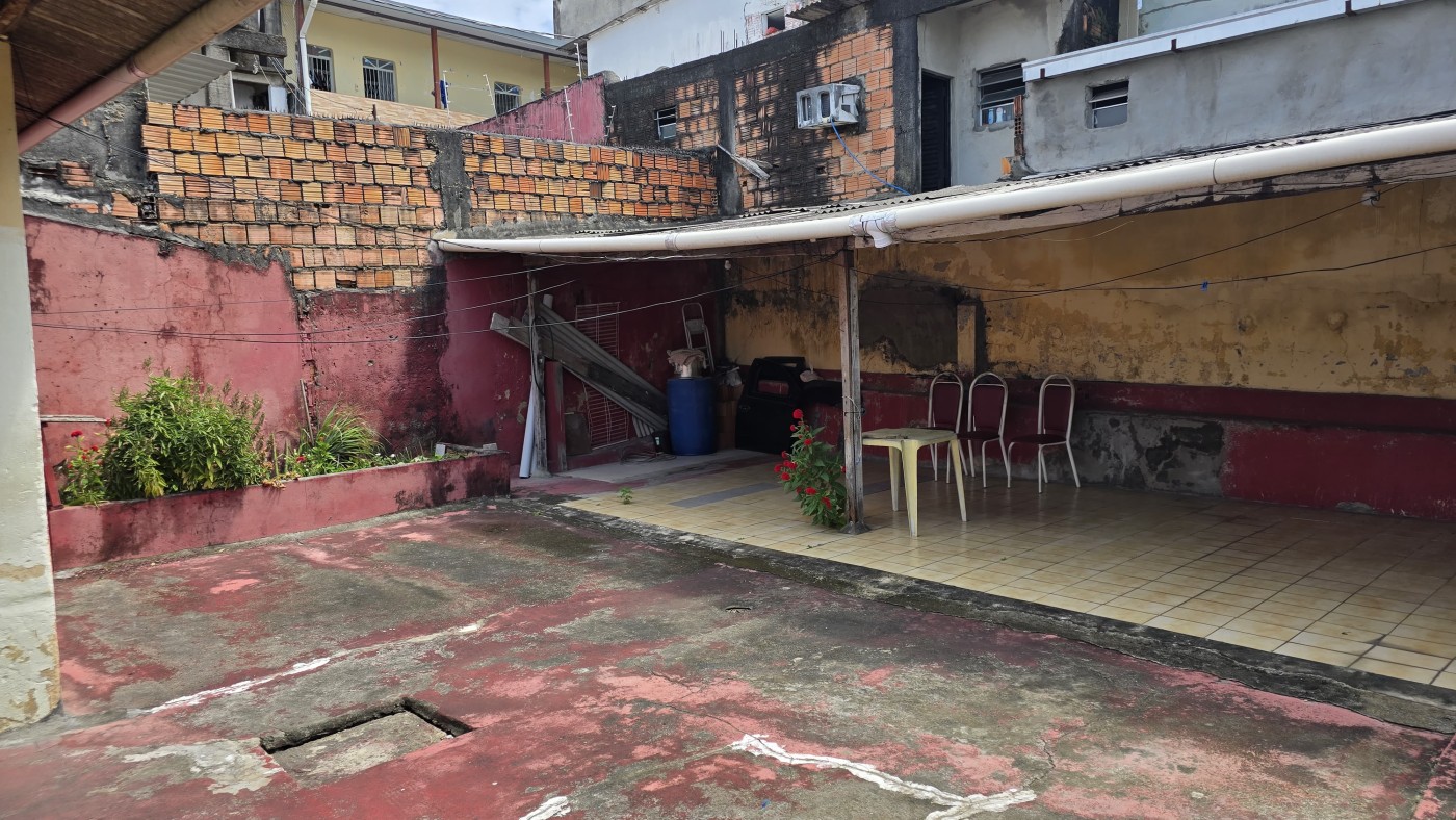 Casa à venda com 4 quartos, 308m² - Foto 13