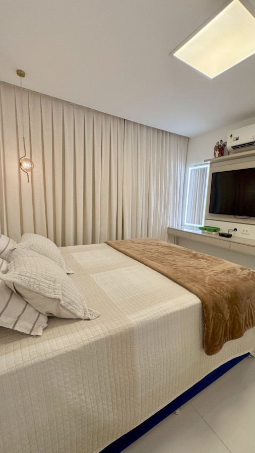 Apartamento à venda com 3 quartos, 169m² - Foto 2