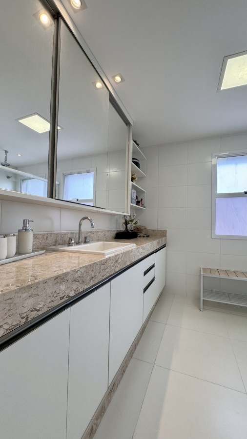 Apartamento à venda com 3 quartos, 169m² - Foto 4