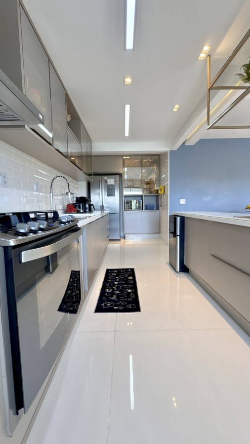 Apartamento à venda com 3 quartos, 169m² - Foto 17