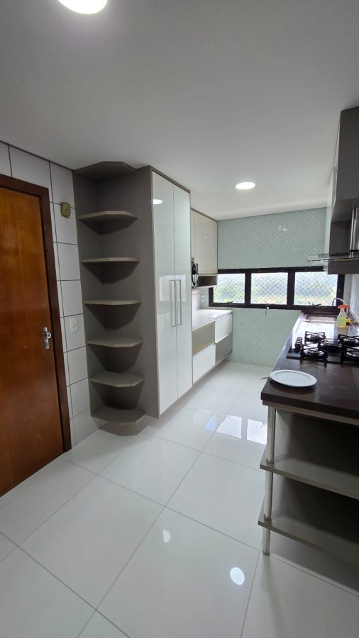 Apartamento para alugar com 3 quartos, 136m² - Foto 4