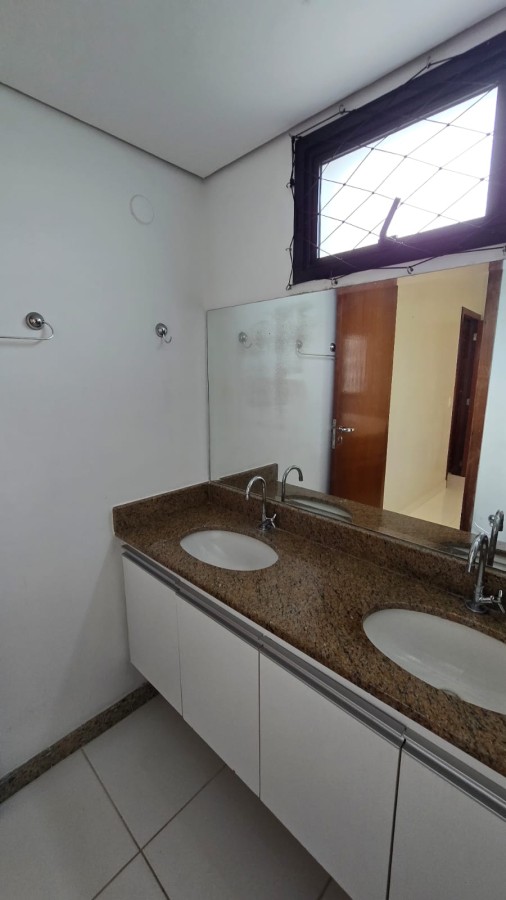 Apartamento para alugar com 3 quartos, 136m² - Foto 18