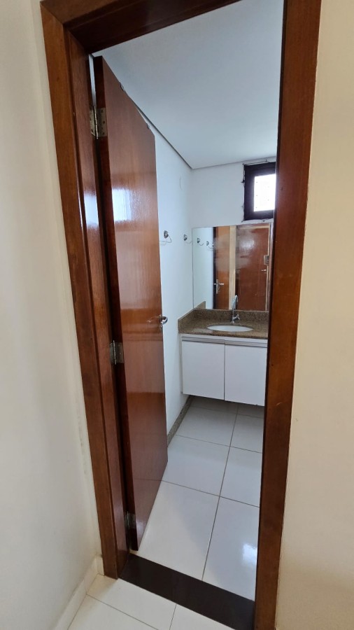 Apartamento para alugar com 3 quartos, 136m² - Foto 17