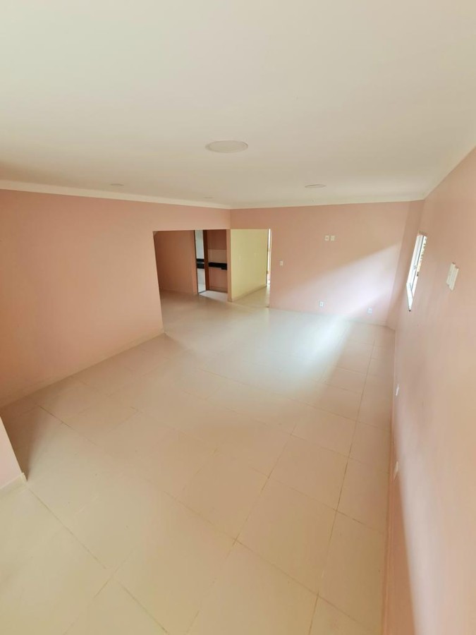 Casa à venda com 4 quartos, 450m² - Foto 2