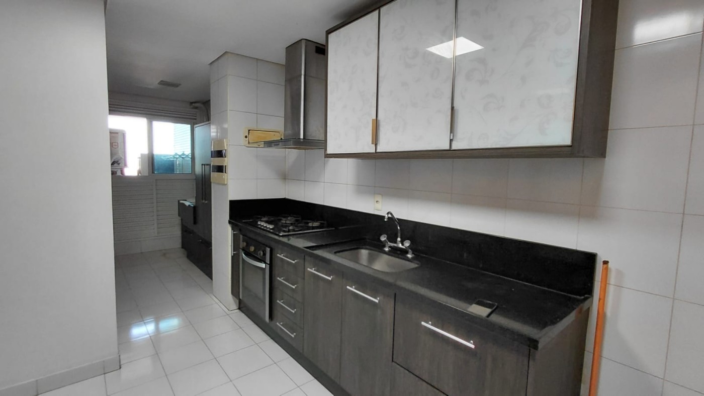 Apartamento à venda com 3 quartos, 147m² - Foto 10